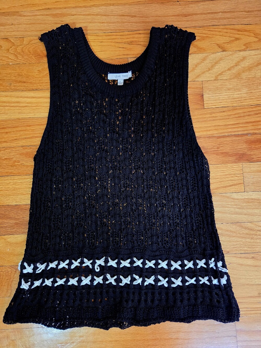 Black Knit Sleeveless Sweater with Contrast Stitching